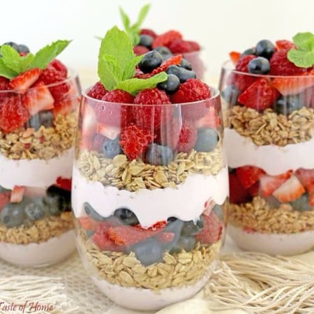 Parfait de Frutos Rojos de 16 Oz.