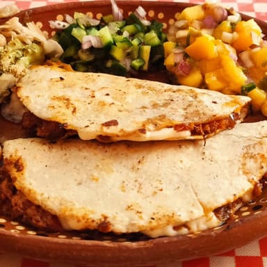 Quesadilla de Bomba especialidad desde 1991!!!