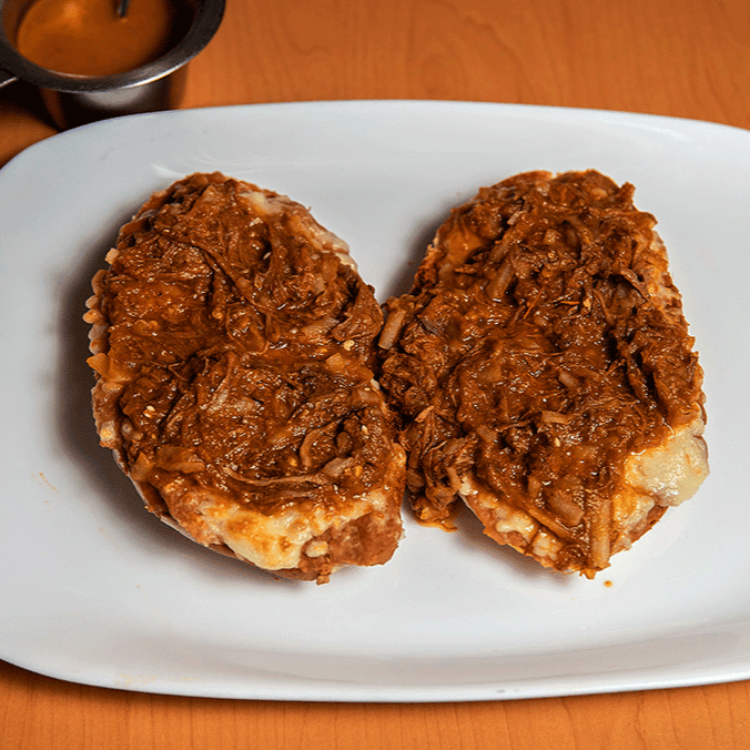 Molletes con Deshebrada