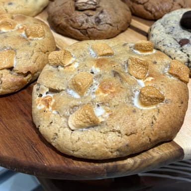 Crumbl Coockies Bombon