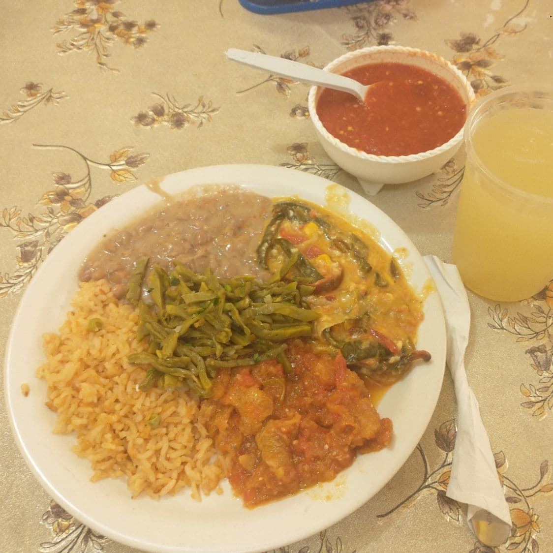 PLATO DE GUISADO + BEBIDA
