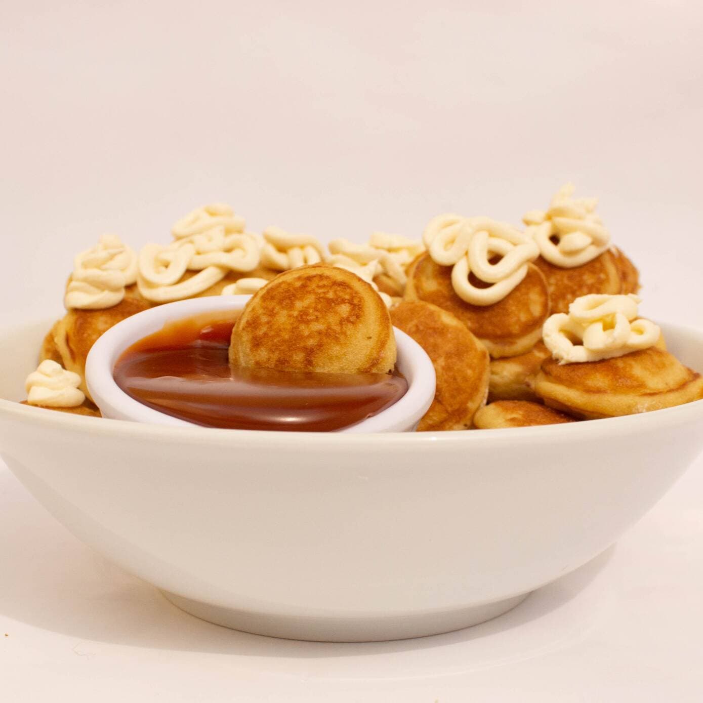 Mini-Hot Cakes Cajeta con Philadelphia