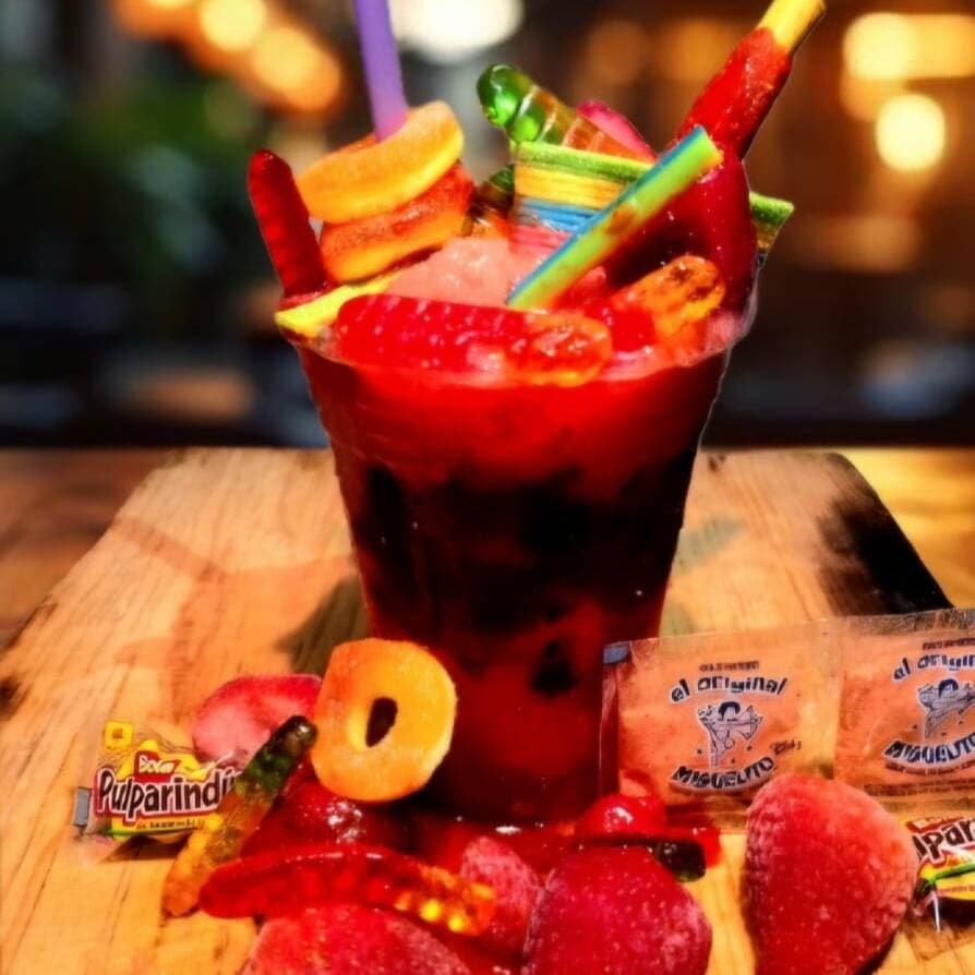 Chamoyada de Fresa con Gomitas