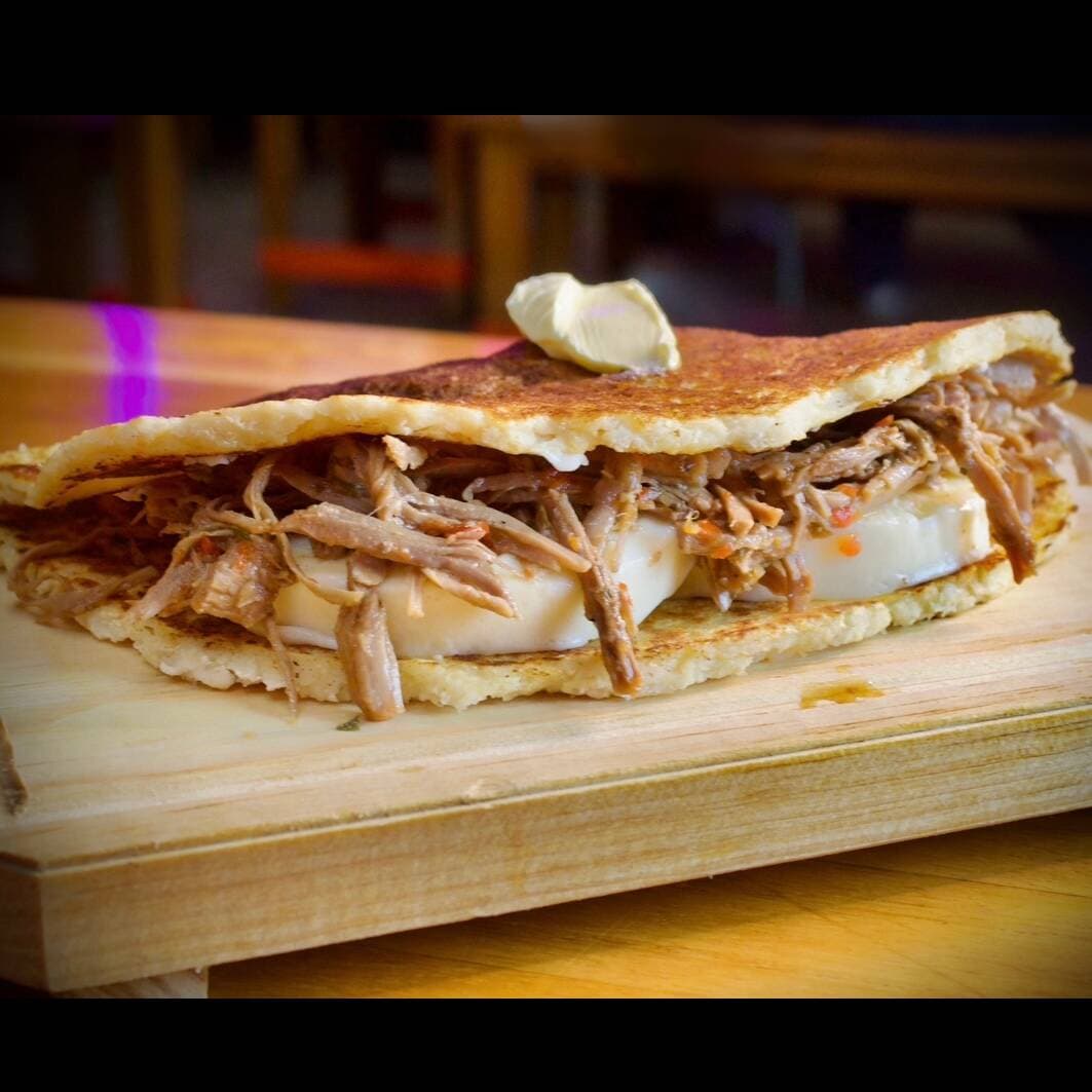Cachapa de Carne con Queso