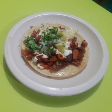 Taco de Pastor con Quesillo