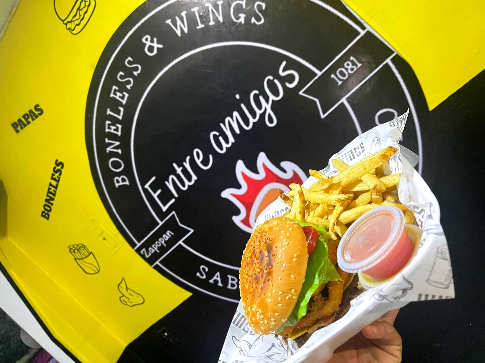 Alitas y Boneless Entre Amigos