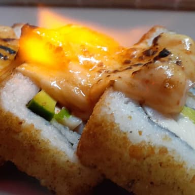 Combo Maki Flameado + Calpico