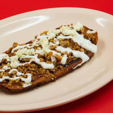 PLATANO CON SHIS DE CHICHARRON