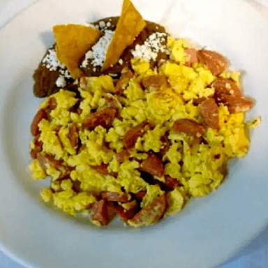 Huevo con Salchicha
