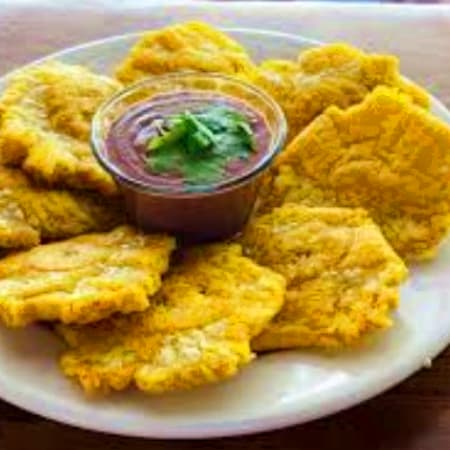 Patacones con Frijoles