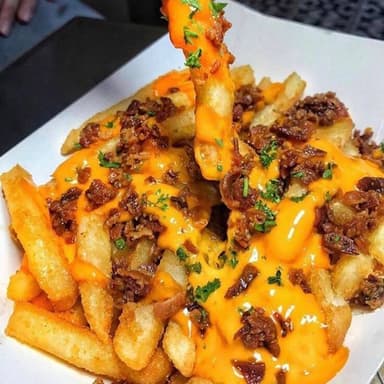 Papas con Carne y Queso