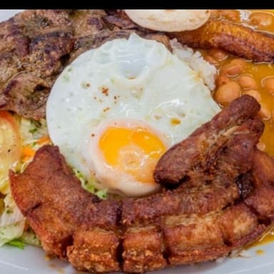 Almuerzo típico