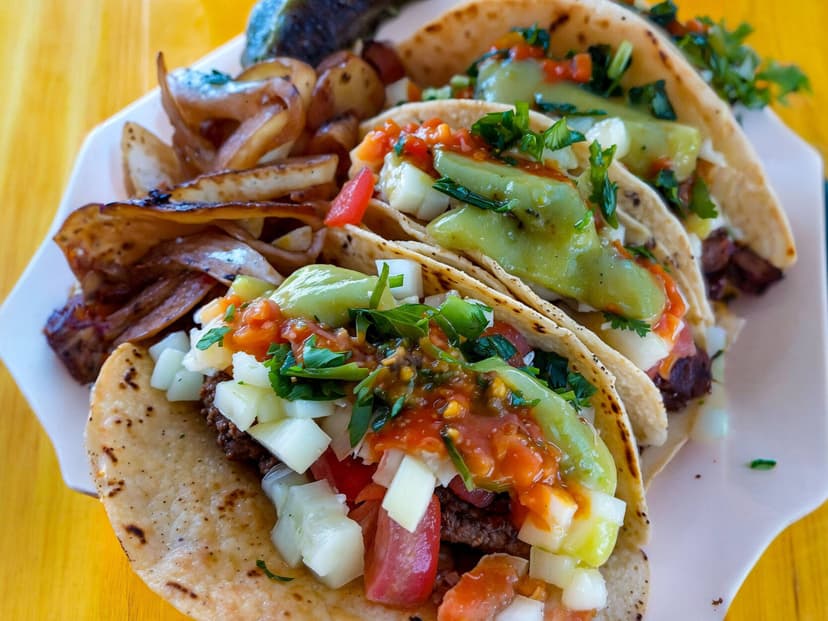 TACOS Y MONTADOS RICHI ESTILO JALISCO