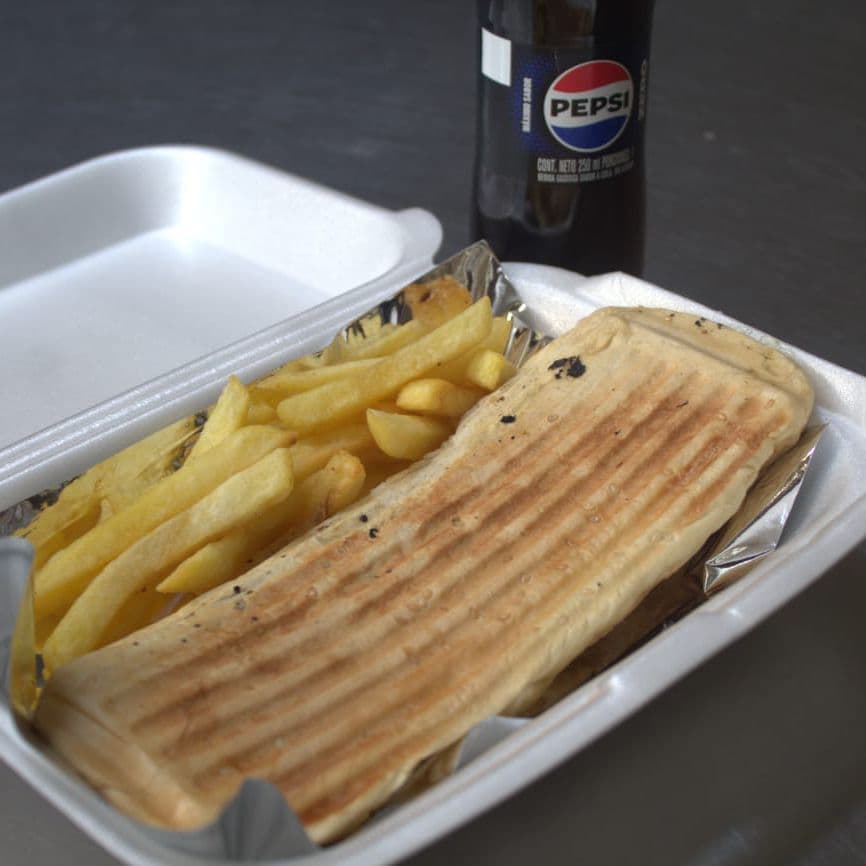 Perro PLANCHA + Francesas + Gaseosa