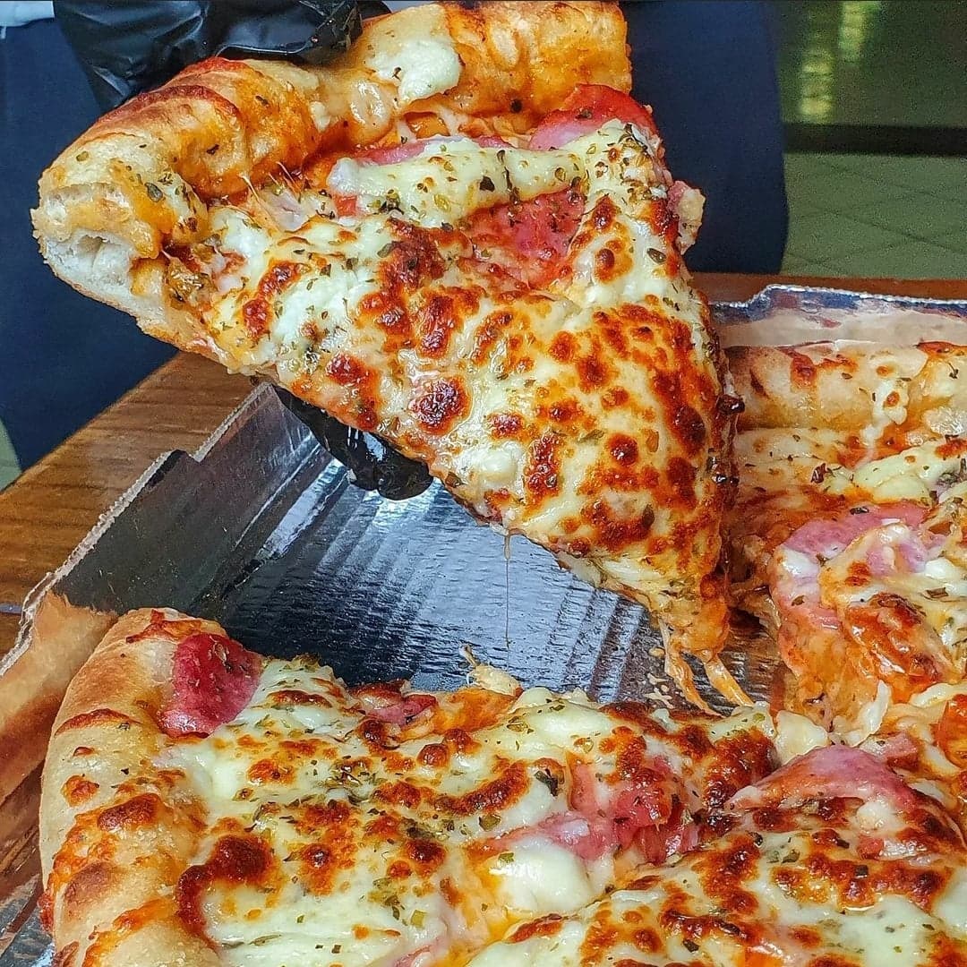 Pizza Tradicional 4 Porciones 24cms