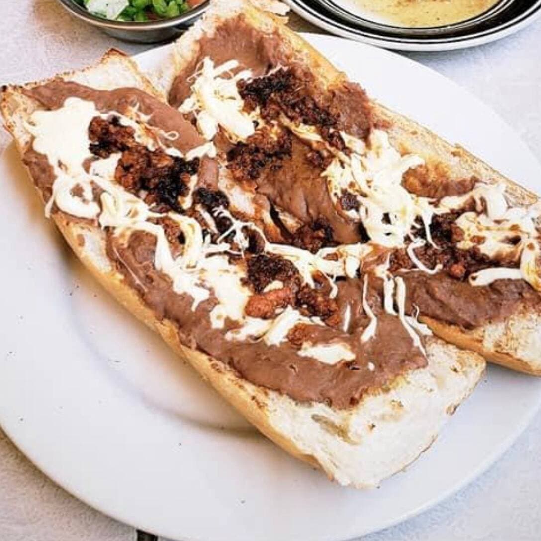 Mega-Molletes