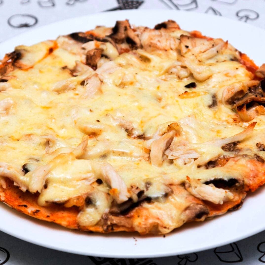Arepa especial de pollo, champiñones y queso