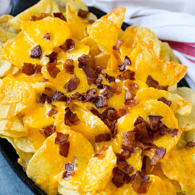 Nachos con Queso y Tocino