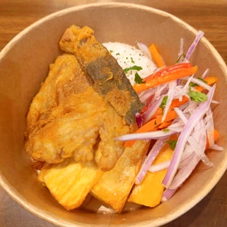 Pescado Bonito Frito+ Yuca Sancoc+ Inca Kola 500Ml