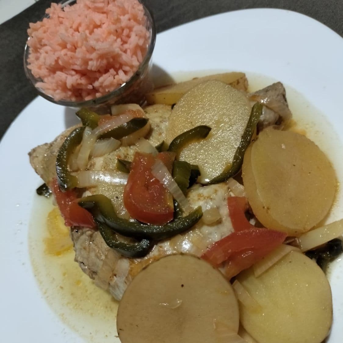 Pollo con papas (media)