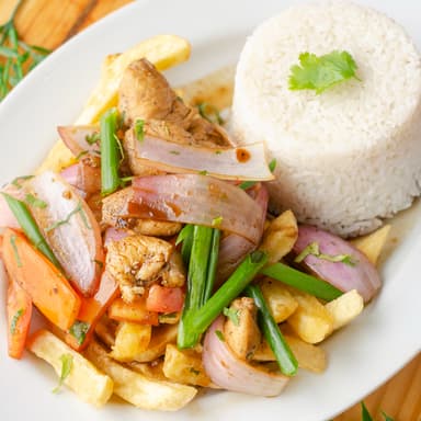 Lomo saltado de pollo