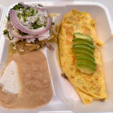 Omelette al Gusto + Chilaquiles + Frijoles