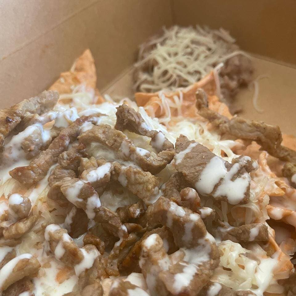 Chilaquiles con Queso Carne Rojos