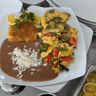 Nopalitos con Huevos Revueltos Mix