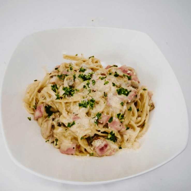 Tallarines en Salsa Alfredo