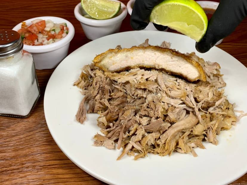 Carnitas y Pollos EL CHELO (paseo de la sierra)