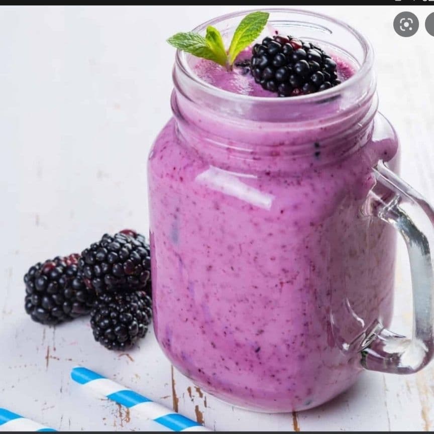 Mora en leche