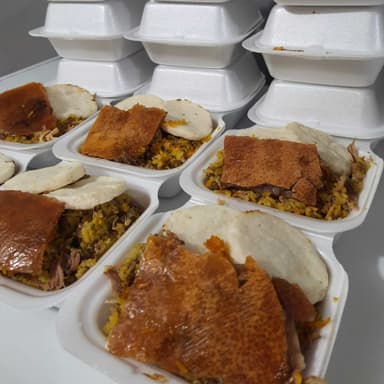 4 Cajas de Lechona