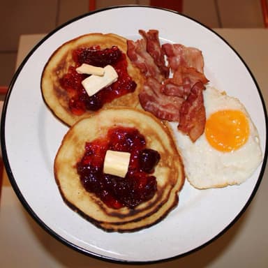 Combo Torta de Chilaquiles + Hot Cakes Huevo Tocin