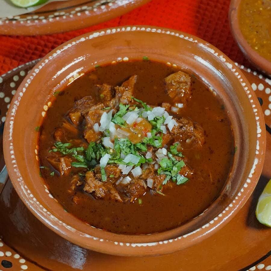 Orden Chica de Birria. Consomé + 120 Gr de Carne