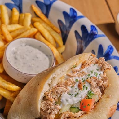 Shawarma Pan Pita de Pollo