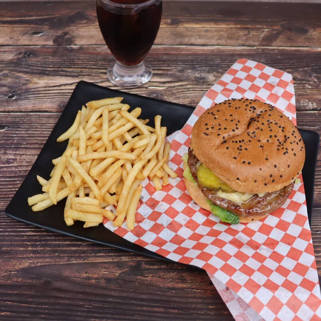 Combo Hamburguesa Arrachera con Papas y Coca