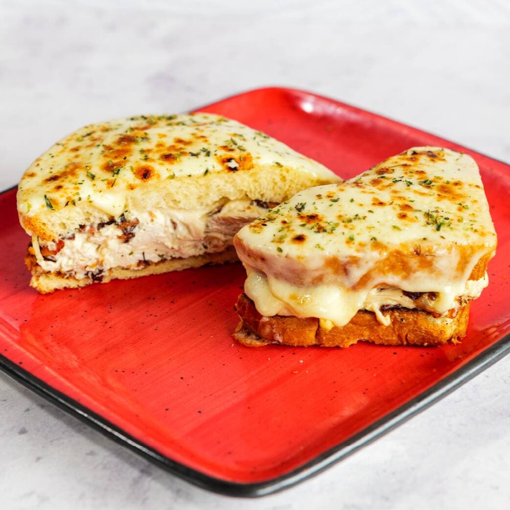 Sándwich Mozzarella de Pollo