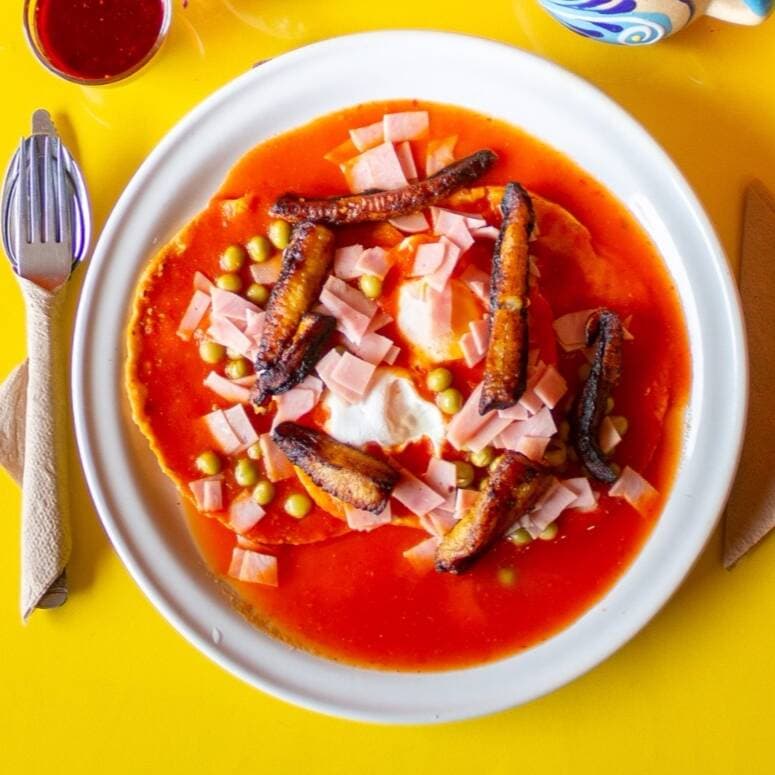 Huevos motuleños