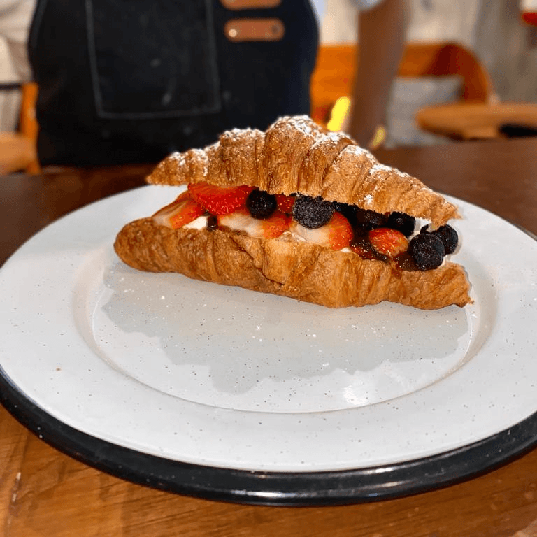 Croissant Fresa moras