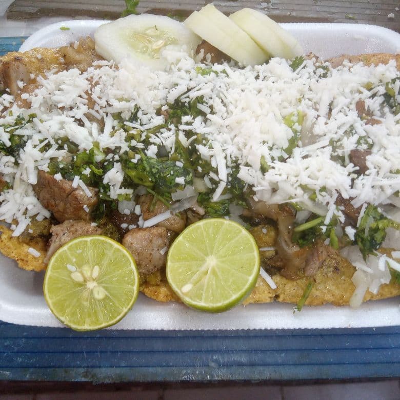 Huarache de Bistec