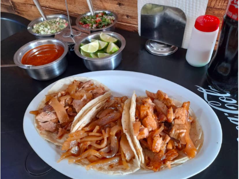 Carnitas Michoacanas "Los carnales"