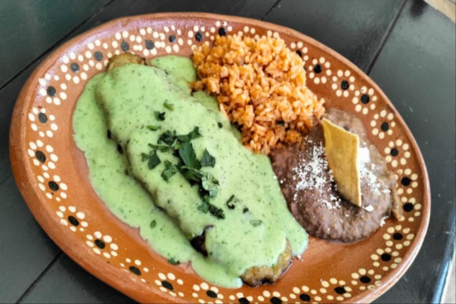 FILETE DE PESCADO EN SALSA DE CILANTRO