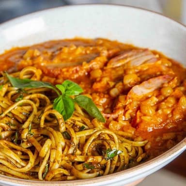 PARA DOS (Dos Carapulcra con Sopa Seca de Pollo)
