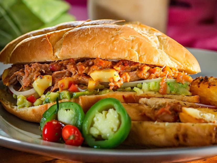 El Mike Tacos y Torta