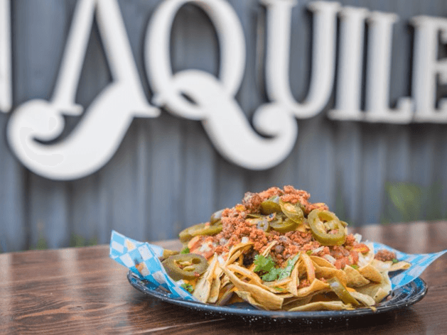 Nachos con Chorizo Argentino