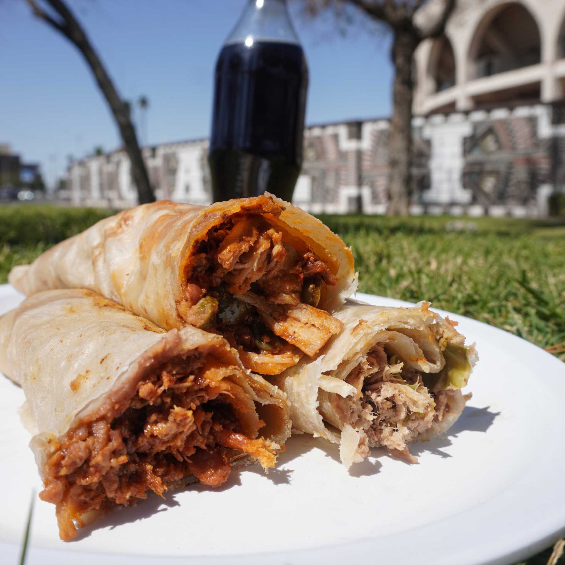 3 Tacos de Guisado + Bebida.