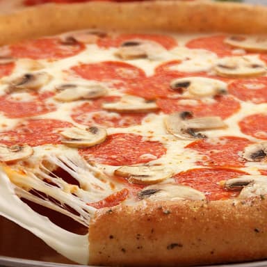 Mediana Orilla de Queso Pepperoni