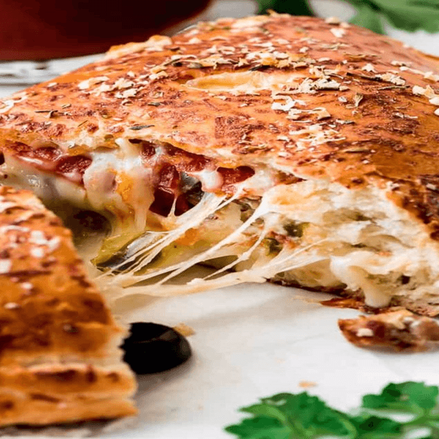 CALZONE 3 INGREDIENTES