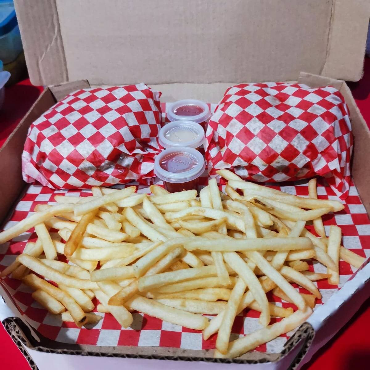 COMBO (2 HAMBUERGUESAS SENCILLAS C/PAPAS)