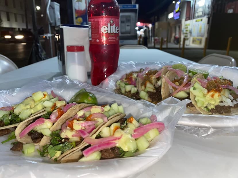Tacos y Montados " El Trebol "